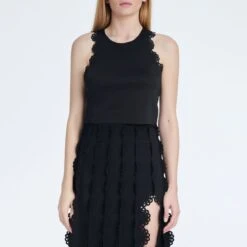 Cropped Tank Top In Black -Other || Traffic People Shop cropped tank top in black fa60f15938a4ebc7854b64a3a684b534