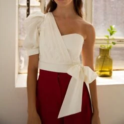 Emily Asymmetric Poplin Top Ecru 7 Emily Asymmetric Poplin Top Ecru -Other || Traffic People Shop e3eepvb4we5lyommbaf0