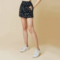 Floral Print Shorts With Drawstring Waist -Other || Traffic People Shop floral print shorts with drawstring waist 4b9c6dcef1a4f48fe35928fdbc491899