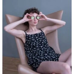 Floral Print Shorts With Drawstring Waist -Other || Traffic People Shop floral print top with white lace and red button 164030e4e6af8adff9cf2a1bd47cdf69