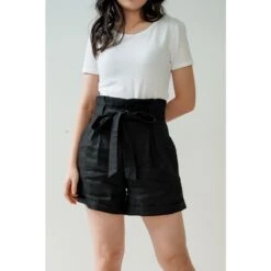 Johanna Shorts In Black -Other || Traffic People Shop u6q4hnmpl3c7ufahpc3n