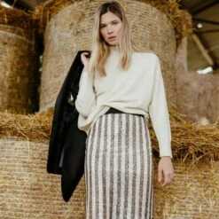 Bright Skirt -Other || Traffic People Shop zuff0e6qhrgvpktui8hb